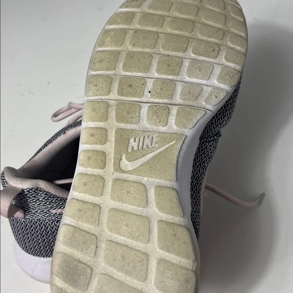 Nike Sz 7Y Pink Black Knit Tie Up Athletic Running Shoes